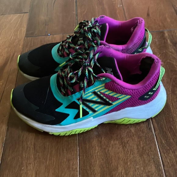 Selling - Picture 2 of 4